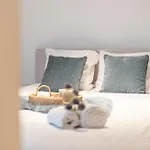 85 - Stylish For 6 In A Car-free Domain In Apartamento *