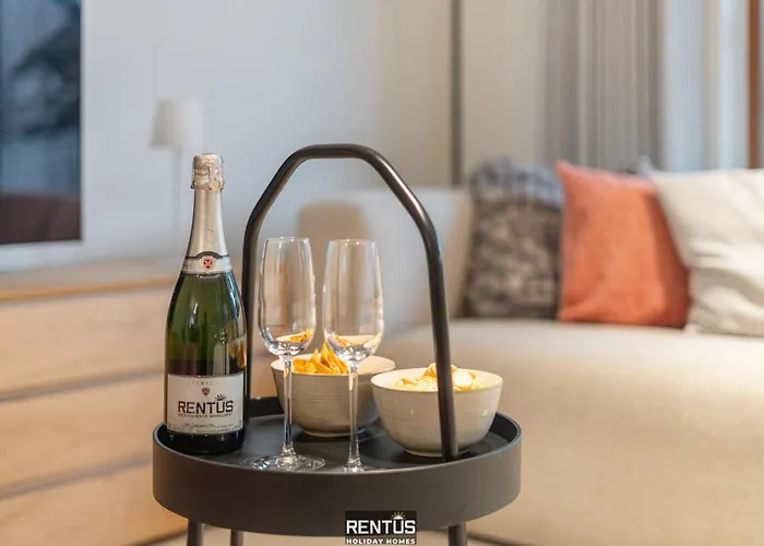 85 - Stylish For 6 In A Car-free Domain In *